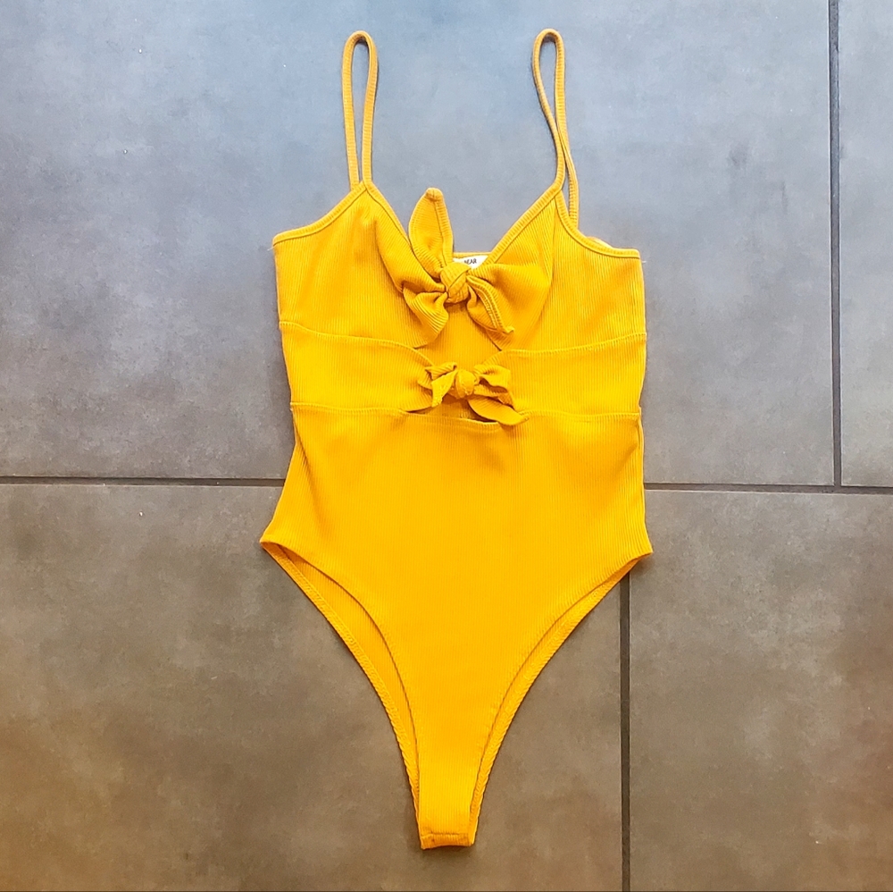 Pull & Bear Ribbed Bodysuit